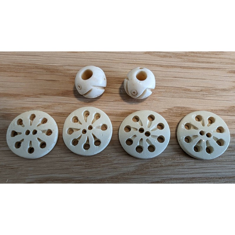 Off White 1" Carved Wood Buttons & Coordinating Carved Beads - Lot of 6