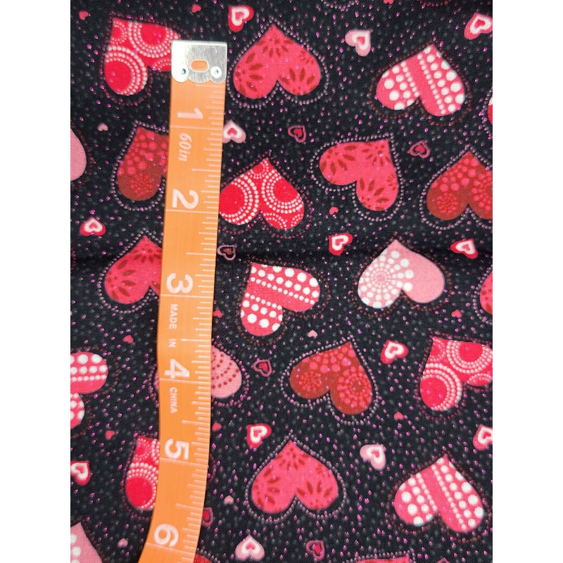 Red and Pink hearts with glitter on black background 3/8 yd