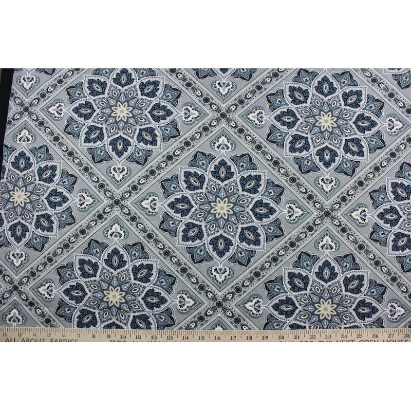 Richloom Solarium Medallion in Greystone