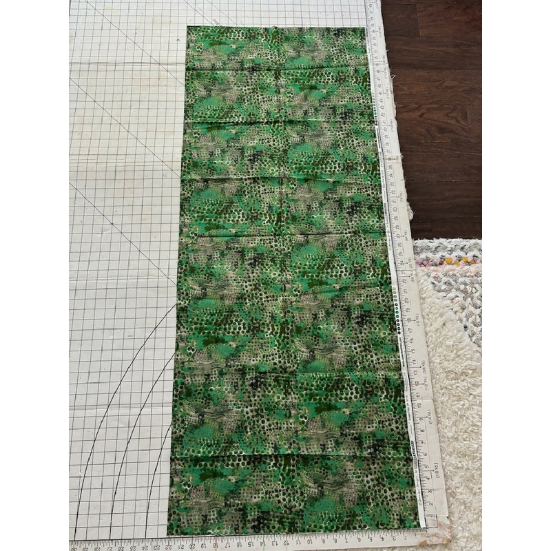 Green dot Robert Kaufman "Continuum" Screen print made in Japan