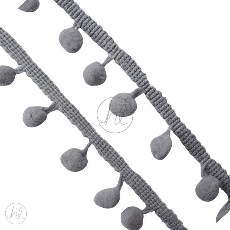 POM  POM  GREY FREE
