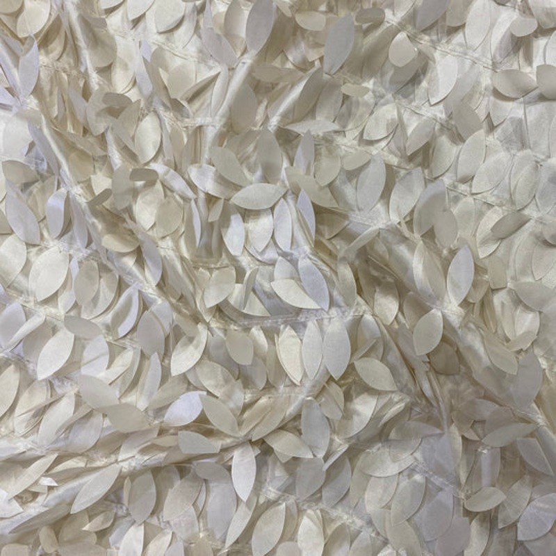 Leaf Hanging Taffeta Drapery Panel in Ivory