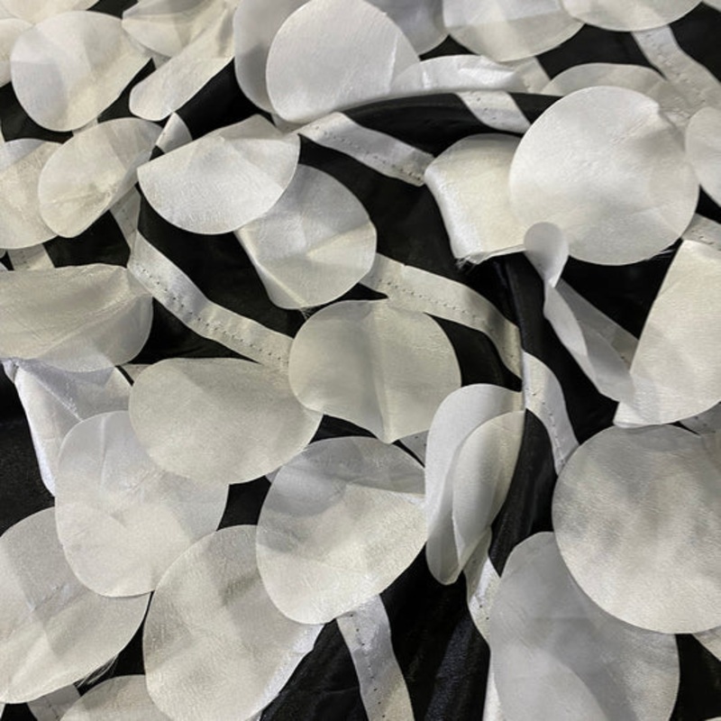 Funzie (Circle Hanging) Taffeta Drapery Panel in White on Black