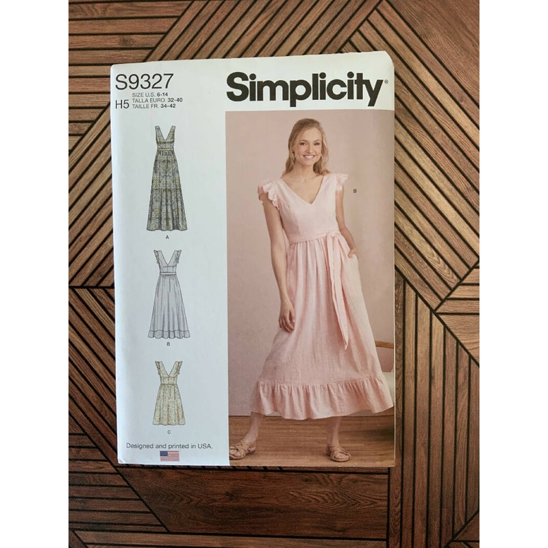 Simplicity S9327 Dress with Multiple Views Size 6-14 Uncut & Factory Folded